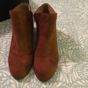 Chase and Chloe ankle boots